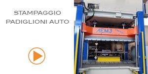Pressa con piani di riscaldo per stampaggio padiglioni auto 