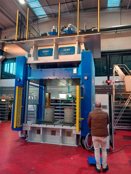 hot forging presses for automotive interiors - AEM3